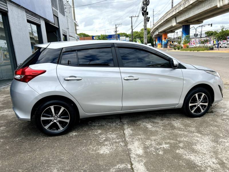 TOYOTA - YARIS - 2019/2019 - Prata - R$ 79.900,00