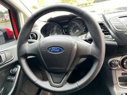 FORD - FIESTA - 2015/2015 - Vermelha - R$ 45.900,00