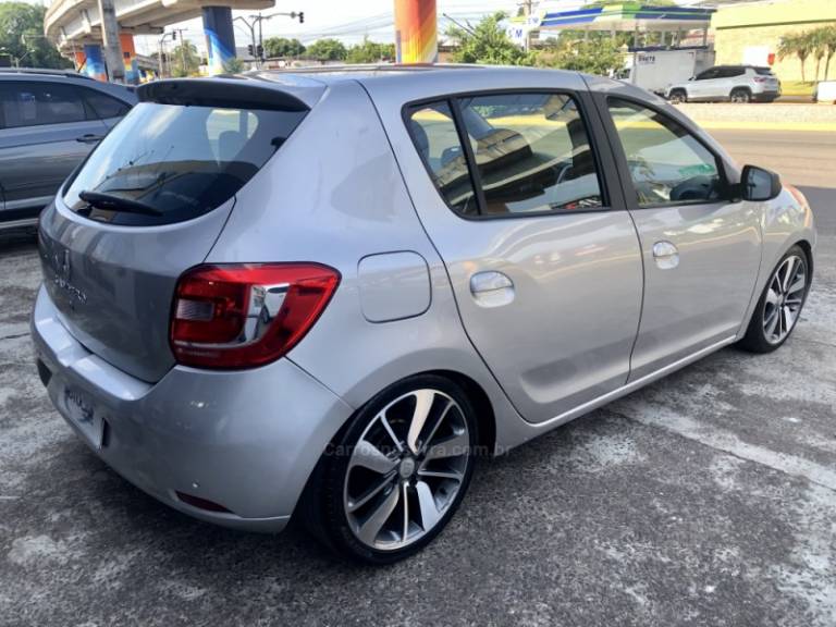 RENAULT - SANDERO - 2018/2018 - Prata - R$ 41.900,00