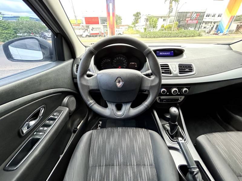 RENAULT - FLUENCE - 2014/2014 - Prata - R$ 43.700,00