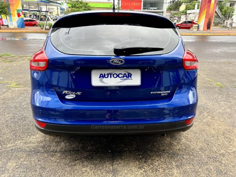 FORD - FOCUS - 2017/2017 - Azul - R$ 73.900,00