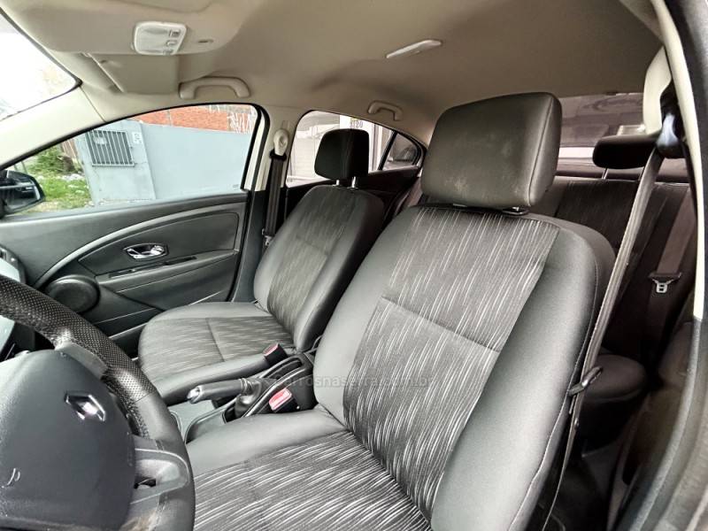 RENAULT - FLUENCE - 2014/2014 - Prata - R$ 43.700,00