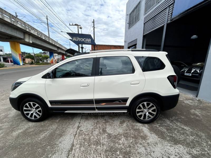 CHEVROLET - SPIN - 2016/2016 - Branca - R$ 64.700,00