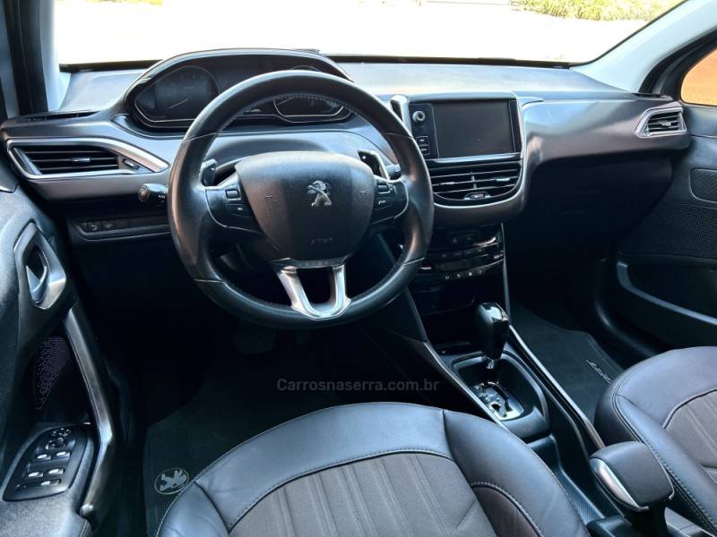 PEUGEOT - 2008 - 2017/2017 - Prata - R$ 62.900,00