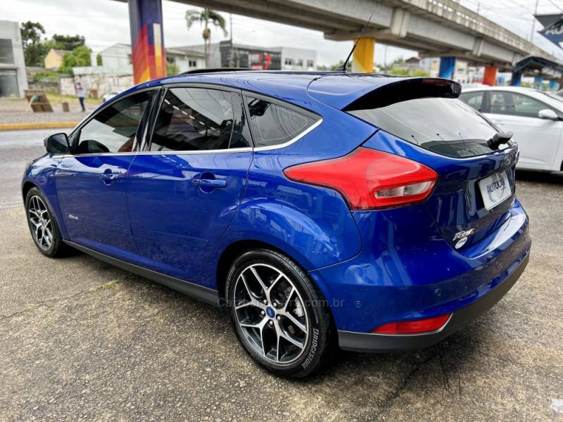 FORD - FOCUS - 2017/2017 - Azul - R$ 73.900,00