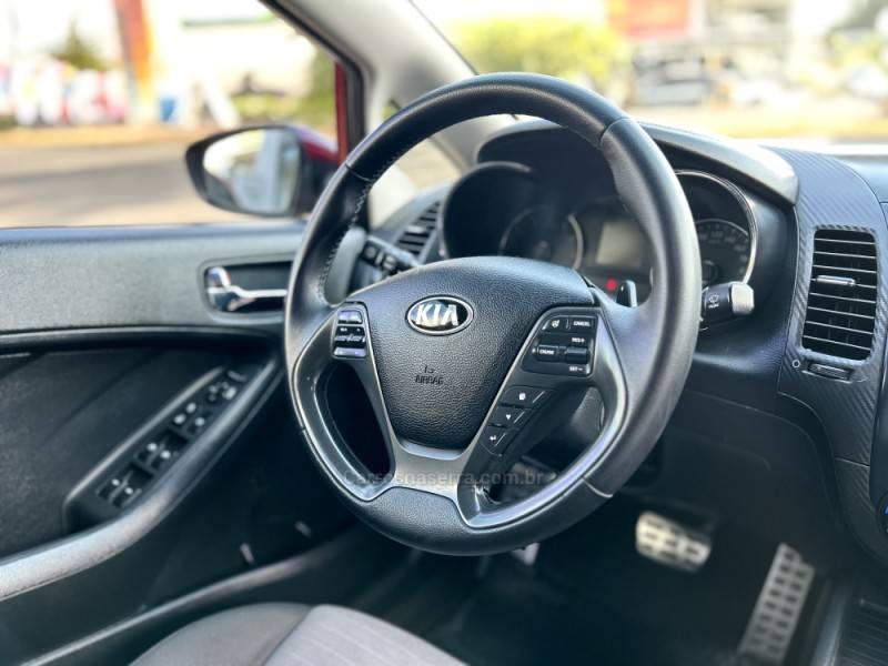 KIA MOTORS - CERATO - 2014/2014 - Vermelha - R$ 64.700,00