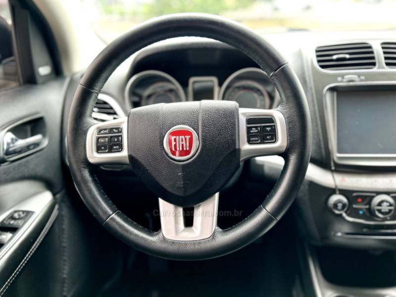 FIAT - FREEMONT - 2015/2015 - Branca - R$ 67.900,00