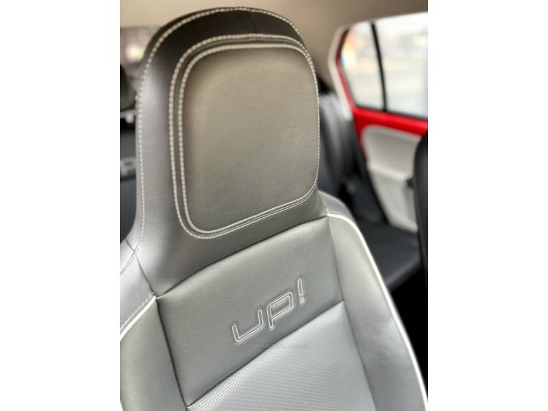 VOLKSWAGEN - UP - 2015/2015 - Vermelha - R$ 43.900,00