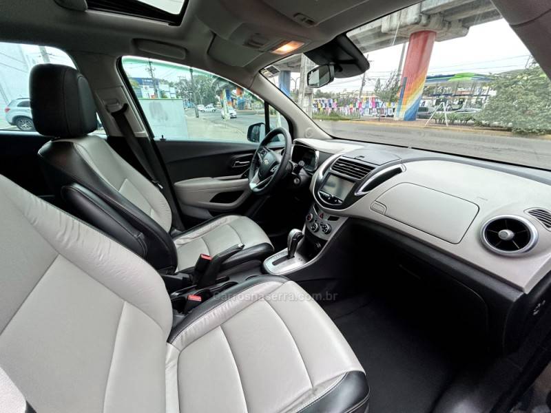 CHEVROLET - TRACKER - 2015/2015 - Cinza - R$ 73.900,00