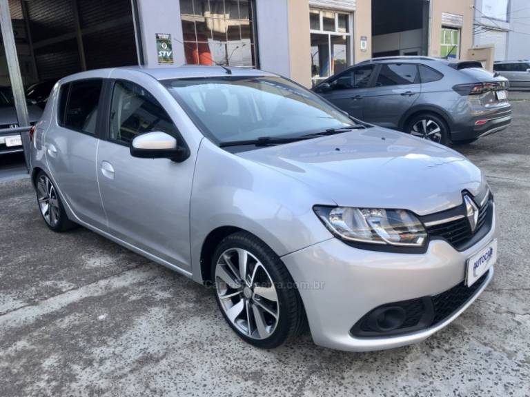 RENAULT - SANDERO - 2018/2018 - Prata - R$ 47.700,00