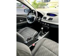 RENAULT - FLUENCE - 2014/2014 - Prata - R$ 43.700,00
