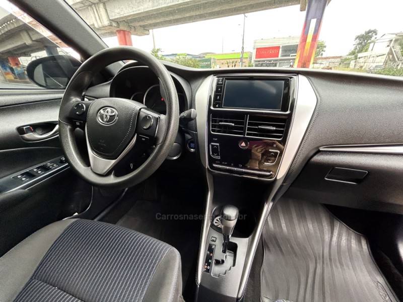 TOYOTA - YARIS - 2021/2021 - Preta - R$ 84.900,00