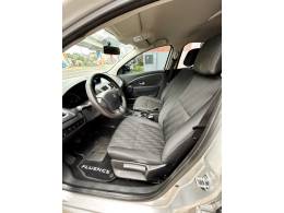 RENAULT - FLUENCE - 2014/2014 - Prata - R$ 43.700,00