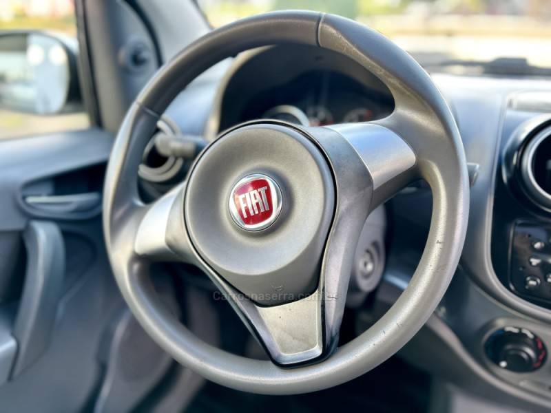 FIAT - PALIO - 2012/2012 - Branca - R$ 39.900,00