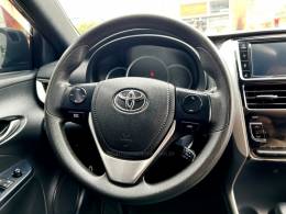 TOYOTA - YARIS - 2021/2021 - Preta - R$ 84.900,00