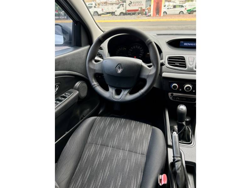 RENAULT - FLUENCE - 2014/2014 - Prata - R$ 43.700,00