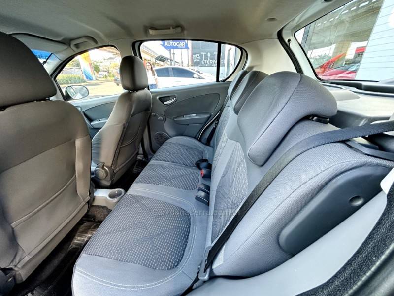 FIAT - PALIO - 2012/2012 - Branca - R$ 39.900,00