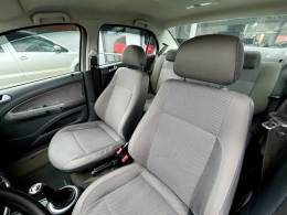 VOLKSWAGEN - VOYAGE - 2011/2011 - Prata - R$ 35.900,00