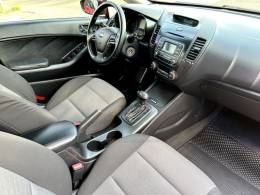KIA MOTORS - CERATO - 2014/2014 - Vermelha - R$ 64.700,00