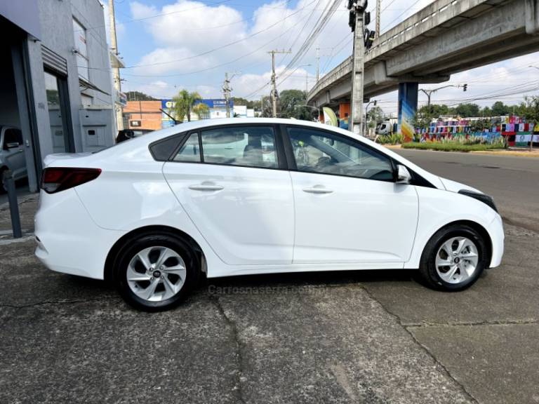 HYUNDAI - HB20S - 2018/2018 - Branca - R$ 69.900,00