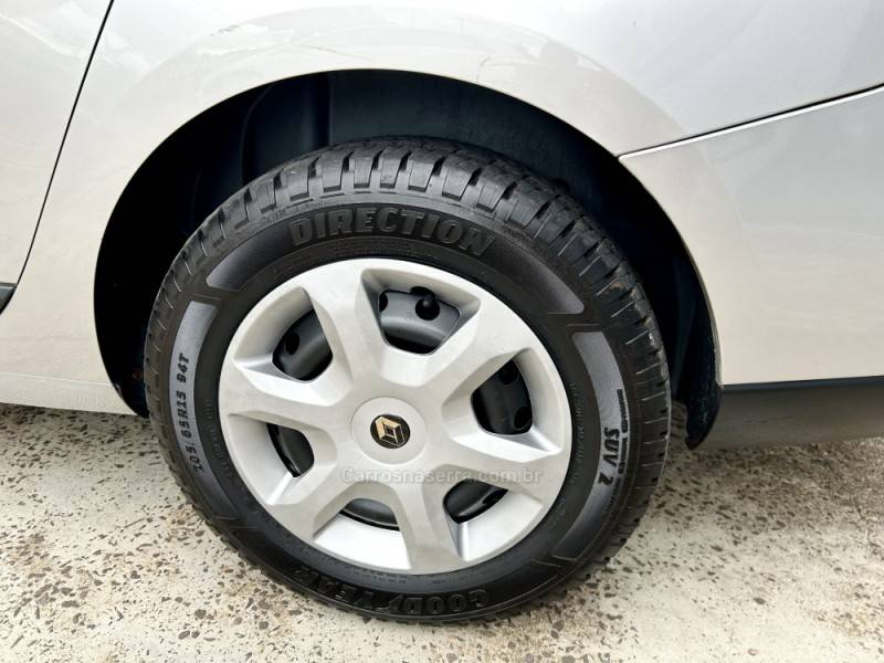 RENAULT - FLUENCE - 2014/2014 - Prata - R$ 43.700,00