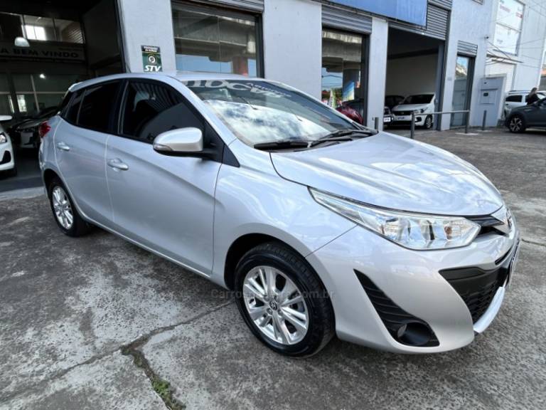 TOYOTA - YARIS - 2019/2019 - Prata - R$ 70.900,00