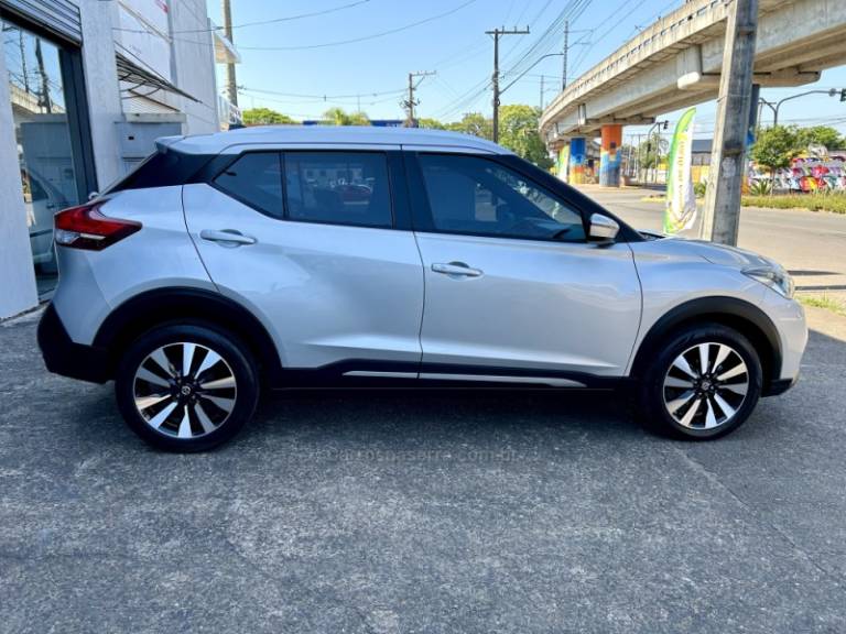 NISSAN - KICKS - 2020/2020 - Prata - R$ 87.900,00