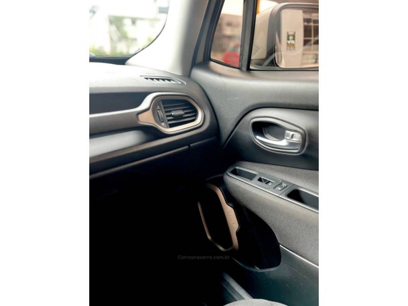 JEEP - RENEGADE - 2017/2017 - Branca - R$ 74.700,00