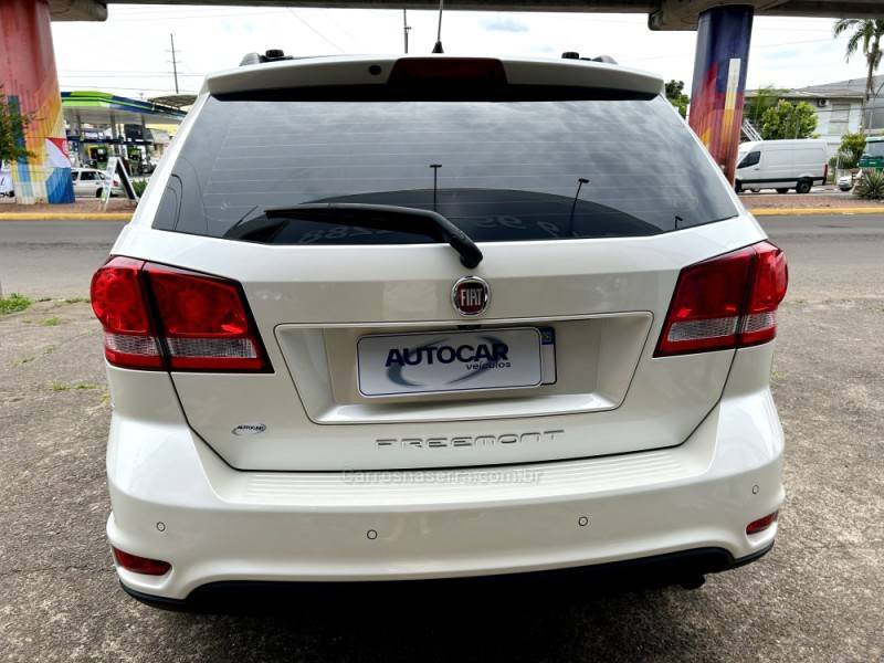 FIAT - FREEMONT - 2015/2015 - Branca - R$ 67.900,00