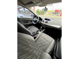 RENAULT - FLUENCE - 2014/2014 - Prata - R$ 43.700,00