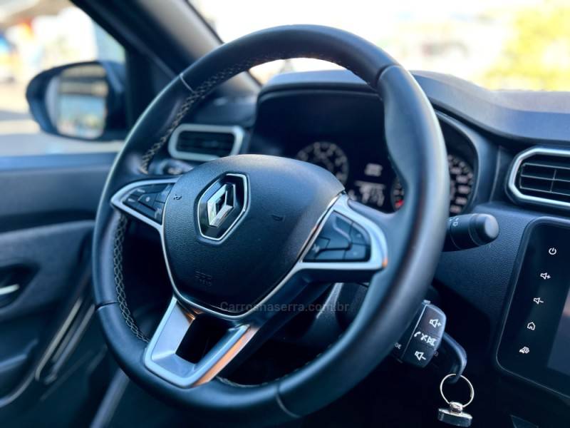 RENAULT - DUSTER - 2023/2023 - Branca - R$ 96.900,00