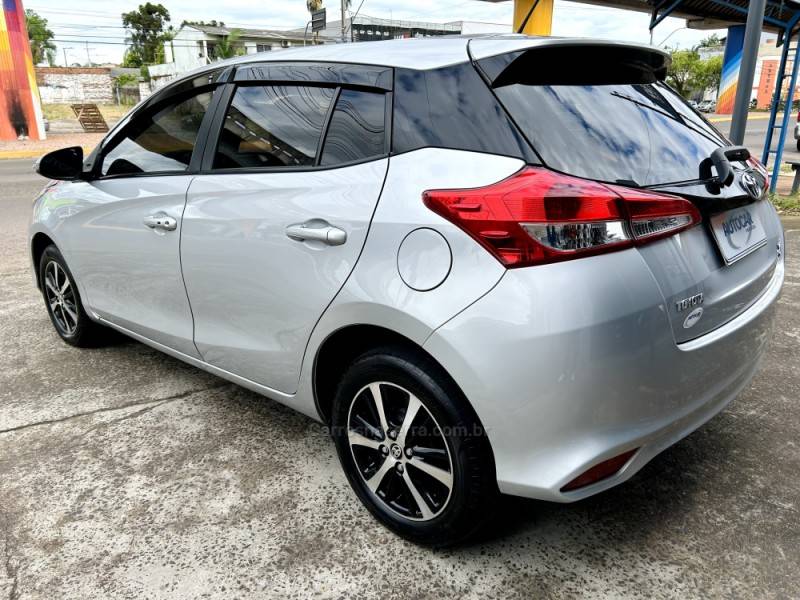 TOYOTA - YARIS - 2019/2019 - Prata - R$ 79.900,00