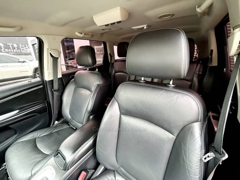 FIAT - FREEMONT - 2015/2015 - Branca - R$ 67.900,00