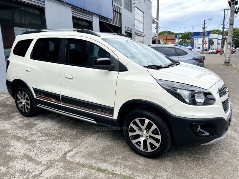 CHEVROLET - SPIN - 2016/2016 - Branca - R$ 64.700,00