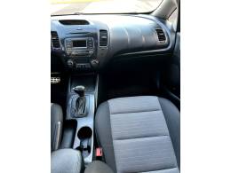 KIA MOTORS - CERATO - 2014/2014 - Vermelha - R$ 64.700,00