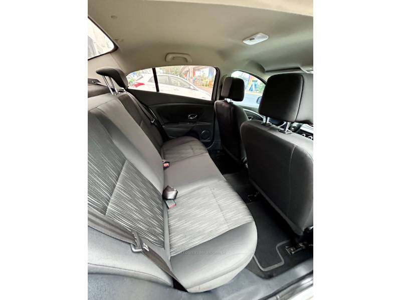 RENAULT - FLUENCE - 2014/2014 - Prata - R$ 43.700,00